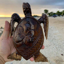 Laden Sie das Bild in den Galerie-Viewer, 🎁Hawaiianische Schildkröte Harz Ornament