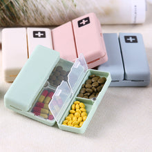 Laden Sie das Bild in den Galerie-Viewer, 7 Compartments Portable Pill Case