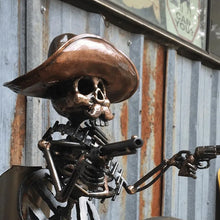 Laden Sie das Bild in den Galerie-Viewer, 💀Cowboy-Schädel-Ornament💀