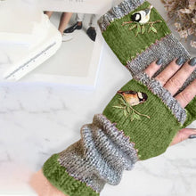 Laden Sie das Bild in den Galerie-Viewer, Warme Handschuhe mit Patchwork-Stickerei